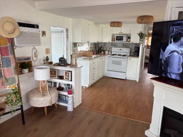 4 Apple Ave a Bradenton, FL Mobile or Manufactured Home for Sale